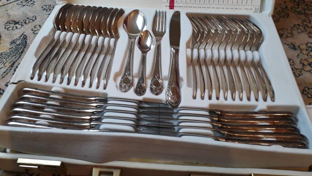 Umfangreiches Silberbesteck-Set im originalen Besteckkoffer